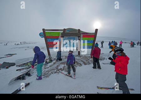 The piste status sign at the top station on Cairngorm mountain for skiers and snowboarders.  SCO 9588. Stock Photo