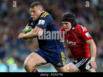 Dunedin, New Zealand. 21st Feb, 2015. Ross Geldenhuys of the Highlanders runs the ball during the Super 15 rugby match between the Highlanders and the Crusaders at Forsyth Barr Stadium, Dunedin, Saturday, February 21, 2015. Credit:  Action Plus Sports/Alamy Live News Stock Photo