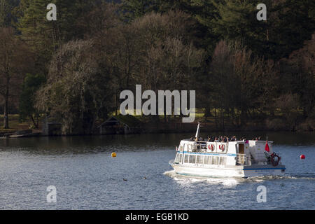 Lake Windermere, Cumbria, UK. 21st February, 2015.  Sunny cold day  tourists enjoy trips on the lake Credit:  Gordon Shoosmith/Alamy Live News Stock Photo