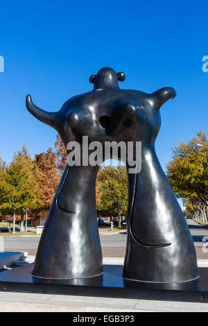 Joan Miro's 'Woman Addressing the Public' (1981) in front of the Kimbell Art Museum, Fort Worth, Texas, USA Stock Photo