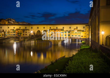 The river Arno and Ponte Vecchio bridge in Firenze (Florence), Italy. Stock Photo