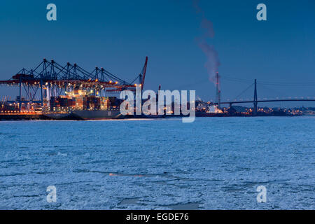 container loading bridge Stock Photo - Alamy