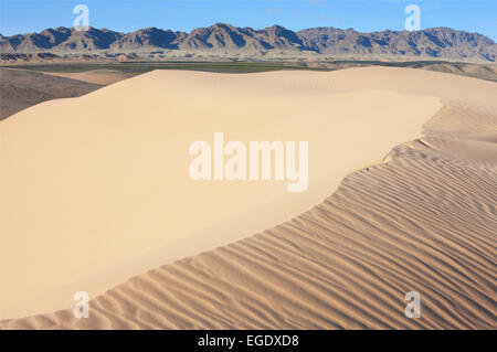 Khongoryn Els sand dunes, Omnogov, The Gobi, Mongolia Stock Photo