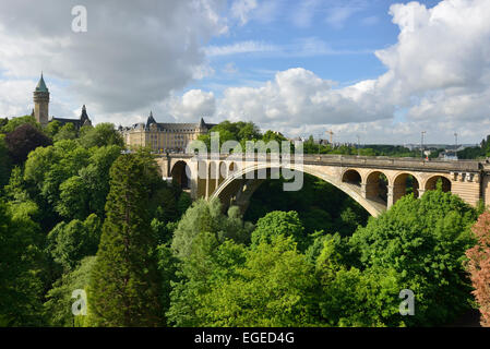 Adolphe bridge spanning the Petrusse valley, Luxembourg City, Luxembourg Stock Photo