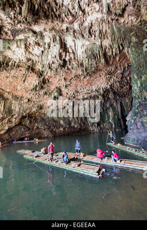 Exploring the Tham Lod Cave by bamboo raft, Pang Mapha Thailand Stock Photo