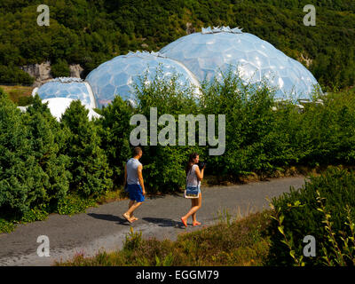 View of the geodesic biome domes at the Eden Project near St Austell in Cornwall England UK designed by Nicholas Grimshaw 2001 Stock Photo