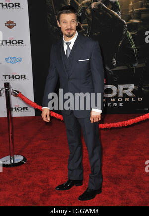 Jeremy Renner at the Thor: The Dark World' premiere at the El Capitan ...