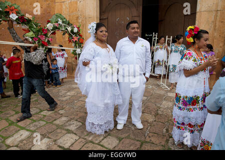 traditional mayan wedding dress