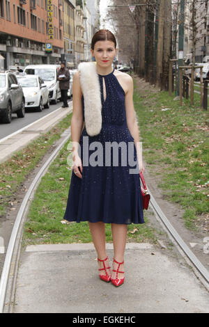 Blogger Tina Gallo of tinagfashionblog.blogspot.com, arriving at the Gucci runway show in Milan - Feb 25, 2015 - Photo: Runway Manhattan/Paolo Diletto/picture alliance Stock Photo