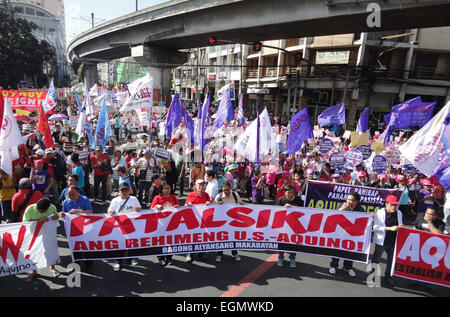 Manila, Philippines. 27th February, 2015. Protesters converge during a rally at Mendiola bridge near Malacanang Palace calling for the resignation of Philippine President Benigno Aquino III. Credit:  Richard James Mendoza/Pacific Press/Alamy Live News Stock Photo