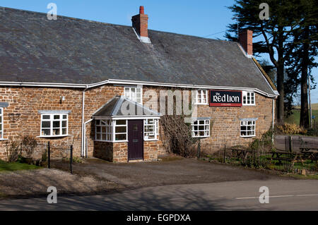 The Red Lion pub, Hellidon, Northamptonshire, England, UK Stock Photo