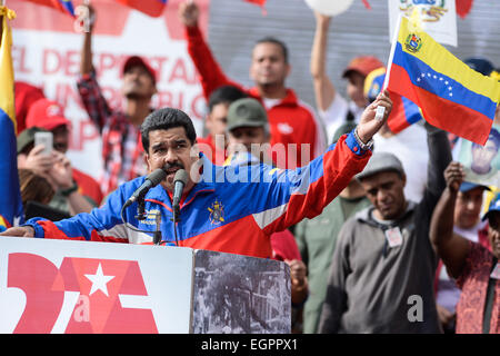 Caracas, Venezuela. 28th February, 2015. Venezuelan President Nicolas Maduro speaks during a march in commemoration of the 26th anniversary of the mobilizations of Feb. 27, 1989, known as the 'Caracazo', in Caracas, Venezuela, on Feb. 28, 2015. Nicolas Maduro announced on Saturday a set of measures to stop the 'imperialist aggression' unleashed by the U.S. government against the stability and democracy of Venezuela. (Xinhua/Str) Credit:  Xinhua/Alamy Live News Stock Photo