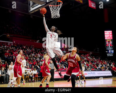 Piscataway, New Jersey, USA. 1st Mar, 2015. Rutgers guard, KAHLEAH COPPER (2), drives to the basket against Indiana in a game at the Rutgers Athletic Center in Piscataway, New Jersey. © Joel Plummer/ZUMA Wire/Alamy Live News Stock Photo