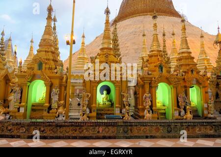 Schwedagon Pagoda, most important Buddhist temple in Burma Stock Photo