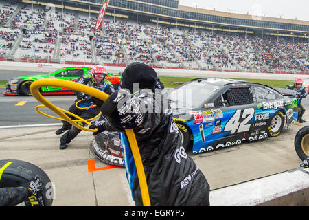 Atlanta, GA, USA. 1st Mar, 2015. Atlanta, GA - Mar 01, 2015: Kyle Larson (42) brings his race car into the pits for work during the Folds of Honor QuikTrip 500 at Atlanta Motor Speedway in Atlanta, GA. © csm/Alamy Live News Stock Photo