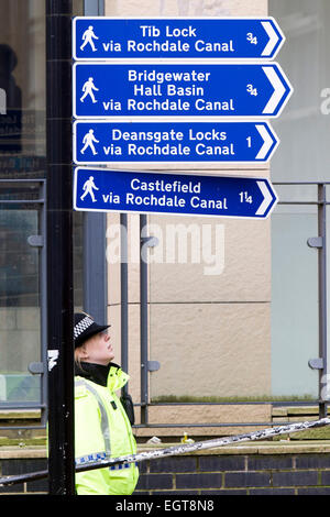 ANOTHER CANAL DEATH IN MANCHESTER CITY CENTRE. Police on Rochdale canal , Manchester , after a body was found Stock Photo