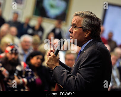 Las Vegas, Nevada, USA. 2nd Mar, 2015. Former Florida Gov. JEB BUSH speaks with residents at Sun City Summerlin. Bush distanced himself from his family on Monday as he courted senior citizens in Nevada, the first stop in a national tour aimed at key states on the presidential primary calendar. © David Becker/ZUMA Wire/Alamy Live News Stock Photo