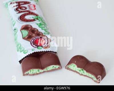 An Aero Peppermint (Aero Mint) chocolate bar, produced by Nestlé. Canadian packaging shown. Stock Photo