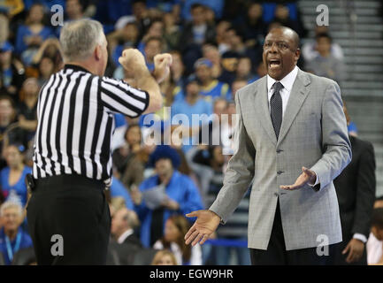 March 1, 2015: Washington State Cougars and UCLA Bruins, Pauley Pavilion in Los Angeles, CA. WSU head coach Ernie Kent protests a questionable flagrant foul call that put the game out of reach for the Cougars. Stock Photo
