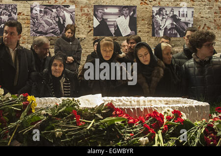 Moscow, Russia. 3rd Mar, 2015. From left to right: Boris Nemtsov's mother Dina Eidman, Nemtsov's secretary Irina Korolyova, journalist Yekaterina Odintsova with daughter Dina Nemtsova and son Anton Nemtsov pay last respects to Russian opposition leader Boris Nemtsov at a mourning ceremony, at the Sakharov Museum and Public Center, Moscow, Russia. Credit:  Anna Sergeeva/ZUMA Wire/Alamy Live News Stock Photo