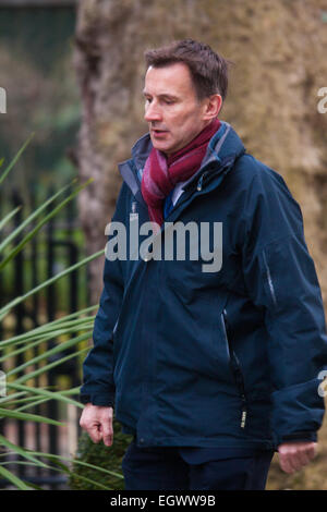 London, March 3rd 2015. Members of the cabinet arrive at 10 Downing Street for their weekly meeting. PICTURED: Health Secretary Jeremy Hunt Credit:  Paul Davey/Alamy Live News Stock Photo