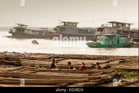 Women washing themselves in the Irrawaddy (  Ayeyarwady ) River, Mandalay, Myanmar ( Burma ), Asia Stock Photo