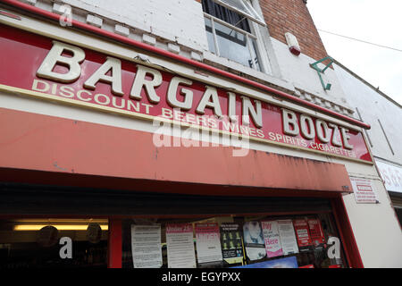 Bargain Booze shop front Stock Photo