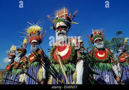Natives at sing-sing festival, Mt. Hagen, Western Highlands, Papua New Guinea Stock Photo