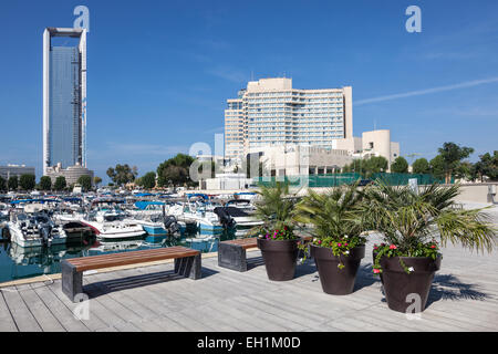 Promenade at the Marina in Abu Dhabi, United Arab Emirates Stock Photo