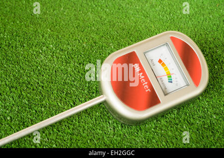 analog soil acidity test tool - soil ph test tool Stock Photo