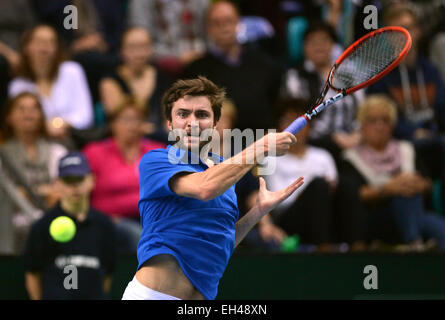 Frankfurt, Germany. 6th Mar, 2015. France's Gilles Simon in action during the 1st round of the tennis Davis Cup world group singles match between Germany and France in Frankfurt, Germany, 6 March 2015. PHOTO: ARNE DEDERT/dpa/Alamy Live News Stock Photo