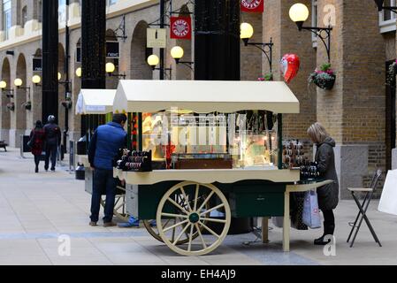Hay's Galleria barrow market stalls, South Bank, London Stock Photo