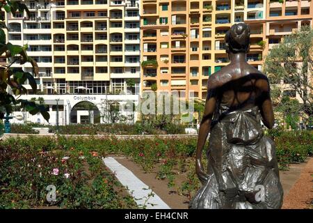 Principality of Monaco, Fontvieille, Princess Grace Rose Garden and her statue, hotel Columbus in the background Stock Photo