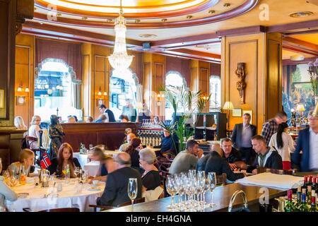 Norway, Oslo, Karl Johan street, Grand Hotel, Grand Cafe (1874) attended by playwright Henrik Ibsen (1828-1906) and many artists in the late 19th century Stock Photo