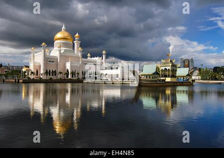 Brunei, Bandar Seri Begawan, Sultan Omar Ali Saifuddin Mosque Stock Photo