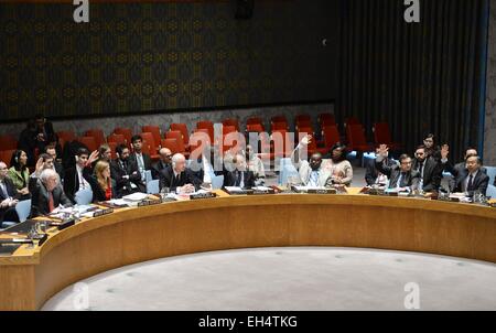 New York, USA. 6th Mar, 2015. The United Nations Security Council votes on a draft resolution regarding Syria at the UN headquarters in New York, on March 6, 2015. The UN Security Council on Friday approved a resolution condemning the use of chlorine as a weapon in Syria. © Niu Xiaolei/Xinhua/Alamy Live News Stock Photo