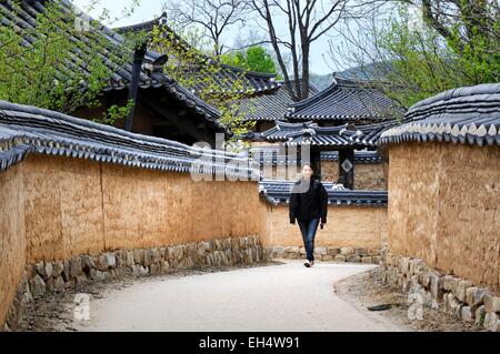 South Korea, North Gyeongsang Province (Gyeongsangbuk-do), Andong, Hahoe Folk Village listed as World Heritage by UNESCO, street in the village Stock Photo