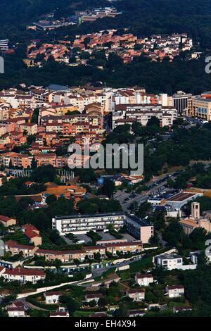 France, Alpes Maritimes, Valbonne, Sophia Antipolis, Garbejaire, aerial view of buildings in a residential area Stock Photo