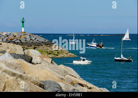 Saint-Quay-Portrieux,harbor entrance,Cotes-d'Armor,Bretagne,Brittany,France Stock Photo