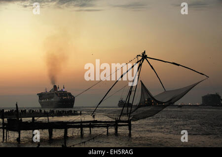 PORT COCHIN OR KOCHI INDIA AND CHINESE FISHING NETS WITH 