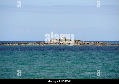 Saint-Quay-Portrieux, Phare de l'ile Harbour, Cotes-d'Armor,Bretagne, Brittany, France Stock Photo