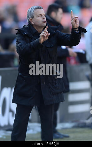 Washington, DC, USA. 7th Mar, 2015. 20150307 - Montreal Impact head coach Frank Klopas directs his squad against D.C. United in the first half of at RFK Stadium in Washington. United defeated the Impact, 2-1. © Chuck Myers/ZUMA Wire/Alamy Live News Stock Photo