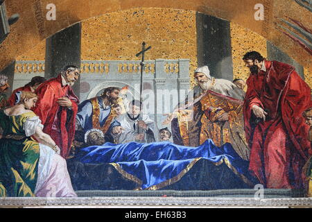 Mosaic in St. Mark Basilica depicting the body of St. Mark venerated by the venetians. Venice, Italy Stock Photo