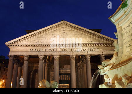 Pantheon at night in Rome, Italy Stock Photo