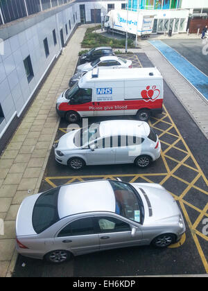 Blood donor van parked in Salford Royal NHS Foundation Trust, Eccles, manchester Stock Photo