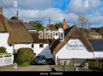 The Shipwright's Arms in the village of Helford, Cornwall, England UK Stock Photo