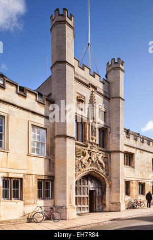 The gateway of Christ's College in St Andrew's Street, Cambridge. Stock Photo