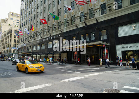 Bloomingdale&#39;s department store, Manhattan, New York City Stock Photo: 176604802 - Alamy