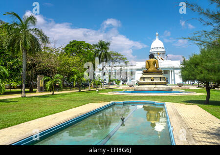 COLOMBO, SRI LANKA - FEBRUARY 27,2015. Colombo city town hall building, the headquarters of Colombo and Viharamahadevi Park Stock Photo