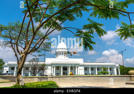 COLOMBO, SRI LANKA - FEBRUARY 27,2015. Colombo city town hall building, the headquarters of Colombo and Viharamahadevi Park Stock Photo